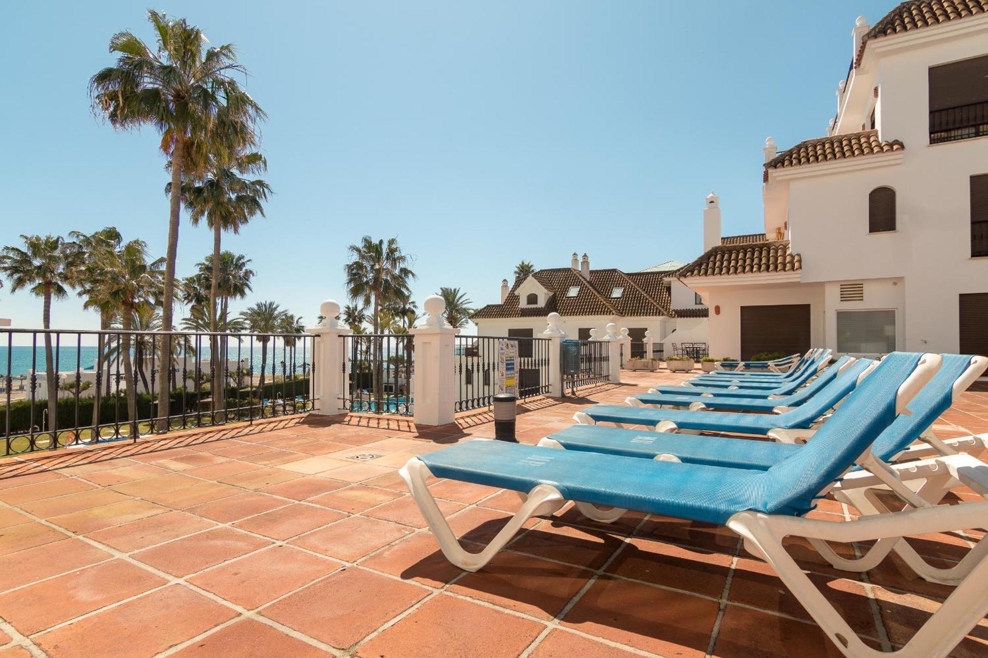 2233-Lovely 2 Bedrooms On The Beach, Pool And Port 마닐바 외부 사진