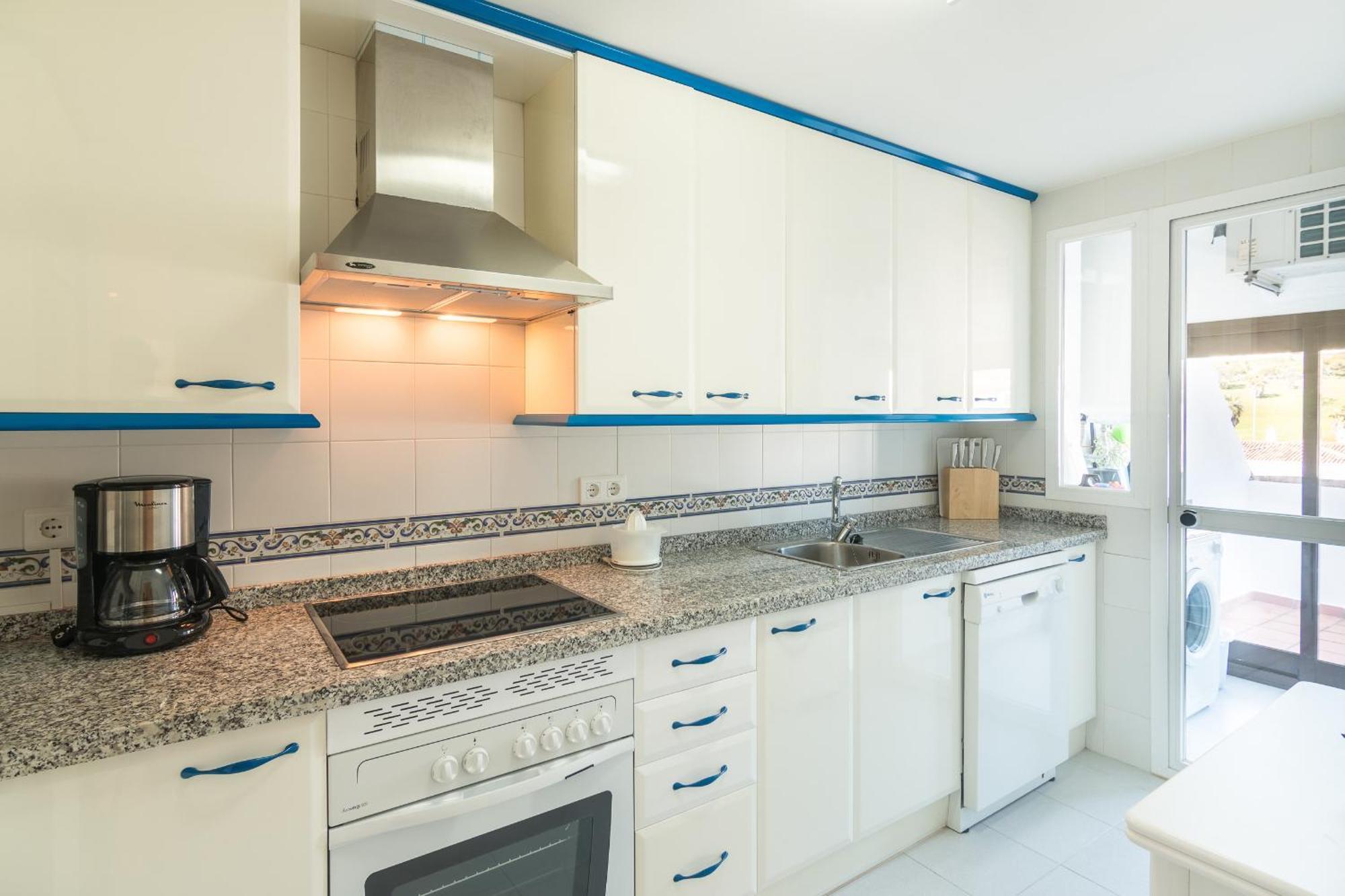 2233-Lovely 2 Bedrooms On The Beach, Pool And Port 마닐바 외부 사진
